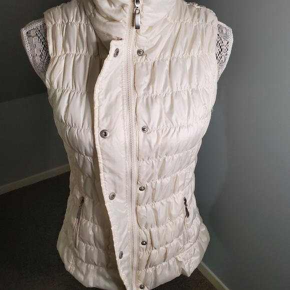 Jessica - fall vest - Picture 3 of 3